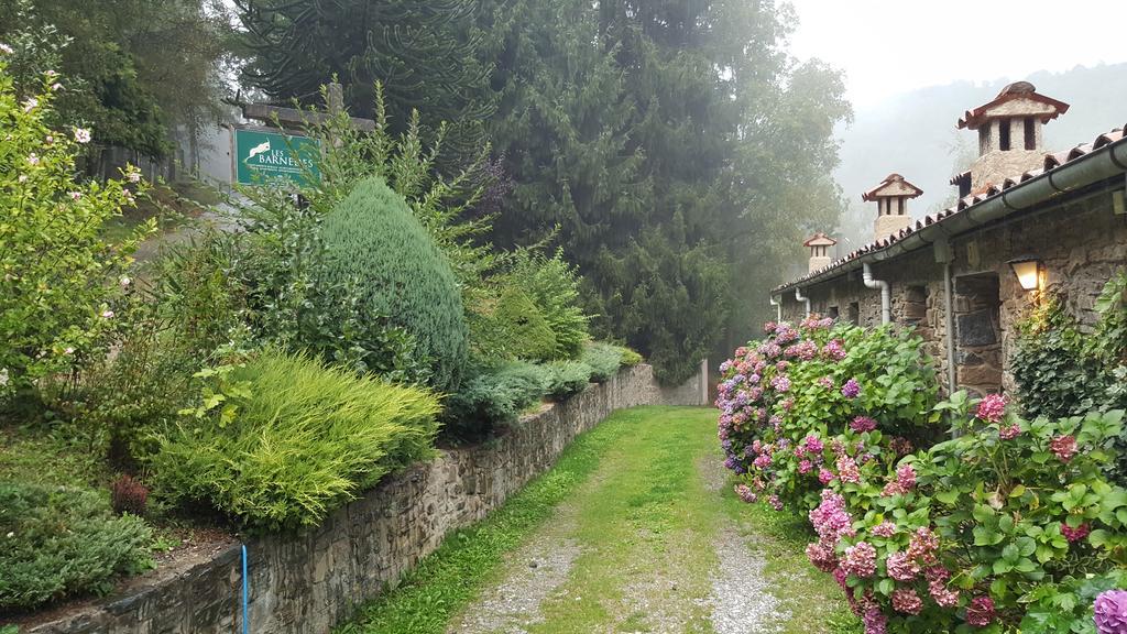 Apartamentos Rurales Les Barnedes Мольо Экстерьер фото